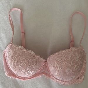 Pink by Victoria’s Secret light pink lace padded bra size 34 D EUC ❤️